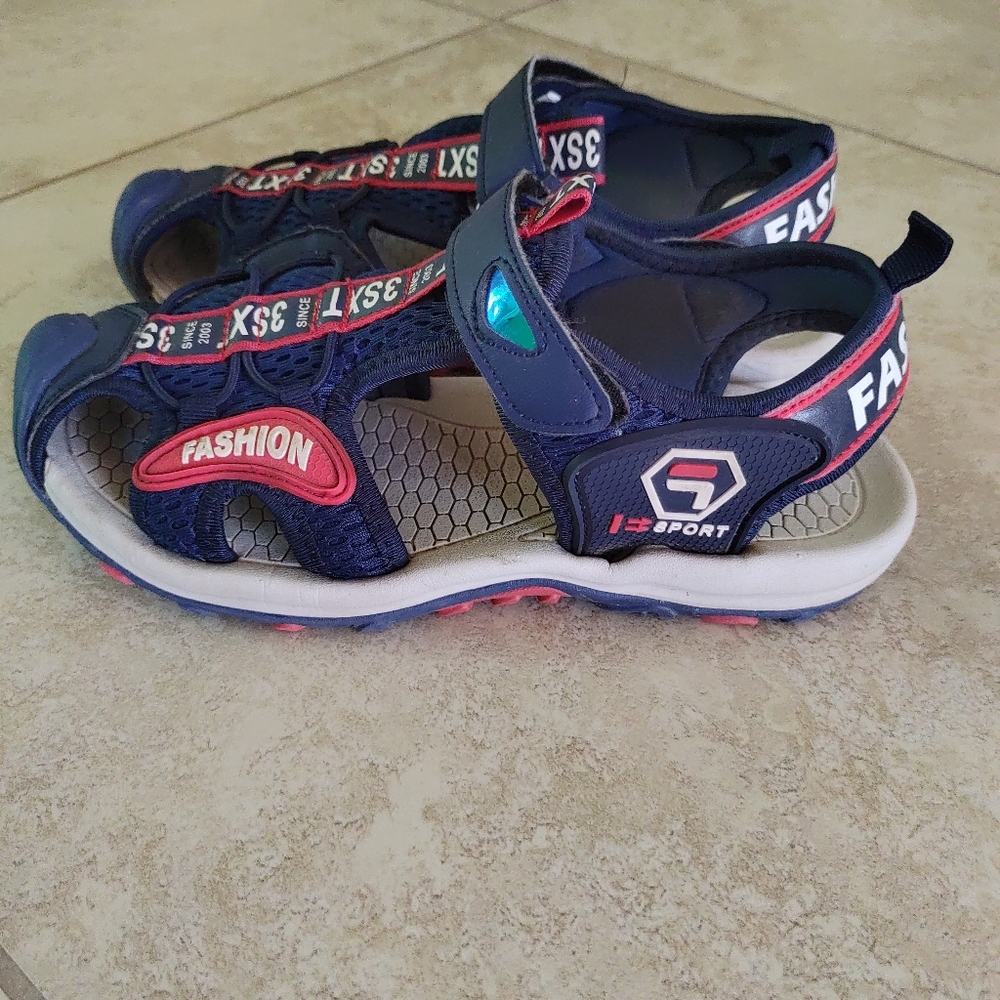 SAGUARO Boys' Breathable Athletic Sandals